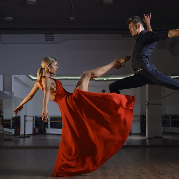 Contemporary passional dance